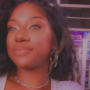Meet your Posher, Khiara